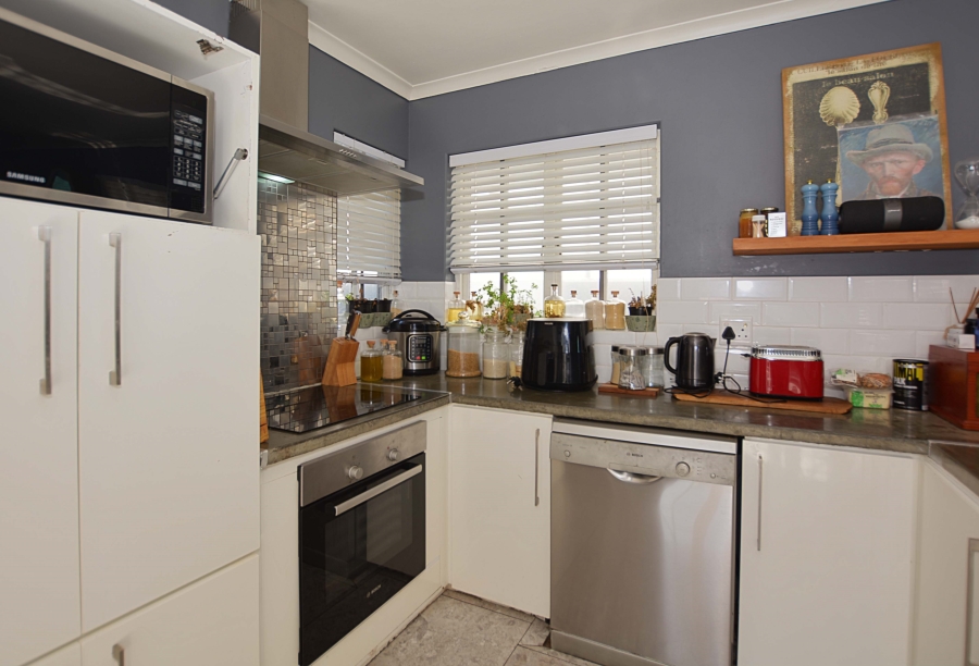 4 Bedroom Property for Sale in Bloubergstrand Western Cape